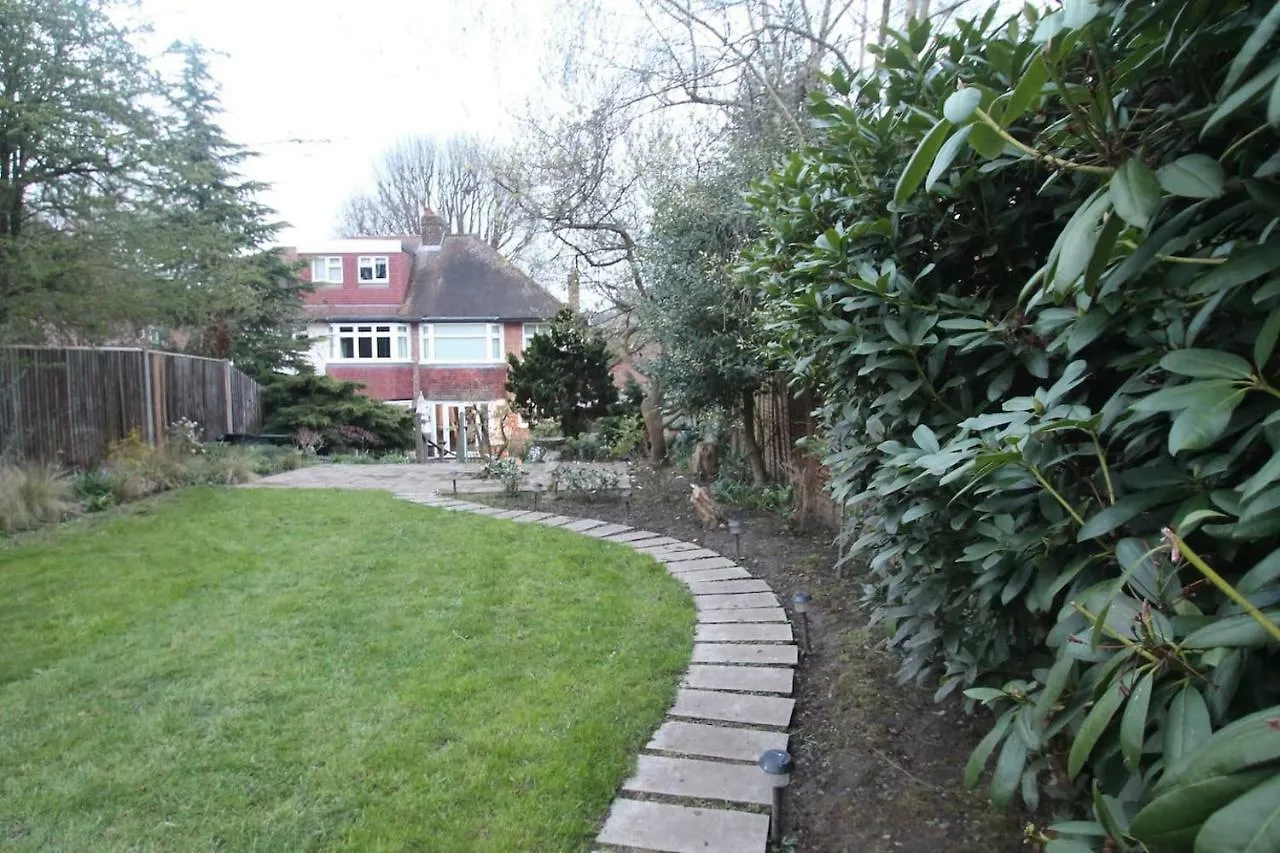 Oak Tree Villa London Holiday home